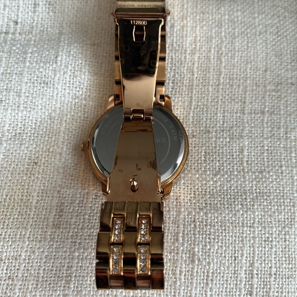 Michael Kors Women's Lady Nini Rose Gold-Tone Stainless Steel Watch MK3183. B-J2 - Picture 3 of 10